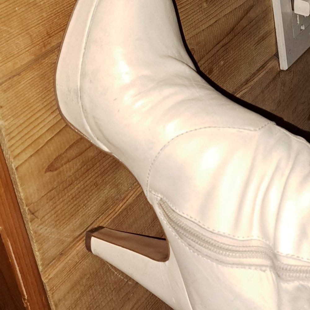 Leather boots